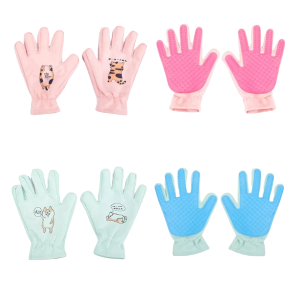 Cat Park ready-to-use trawash gloves, flexible cleaning gloves with textured surface for effective pet grooming and washing.